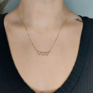 COLAR COM 3 CORAÇÃO VAZADO