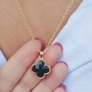 COLAR COM 1 TREVO PRETO
