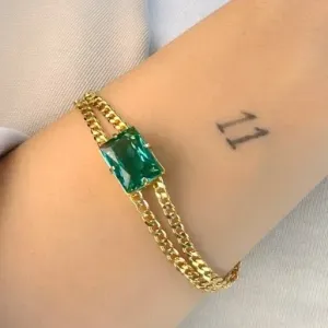 PULSEIRA DE ELOS COM PINGENTE QUADRADO VERDE