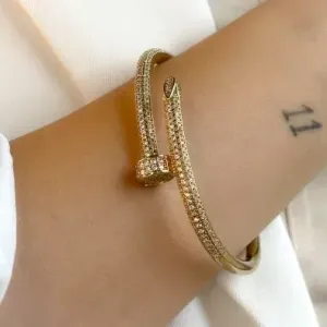 BRACELETE DE PREGO CRAVEJADO