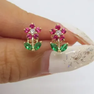 BRINCO PEDRA FLOR RUBY E ESMERALDA