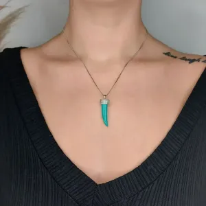 COLAR DE DENTE DE SABRE VERDE