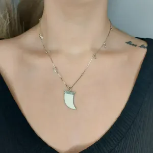 COLAR DENTE DE SABRE BRANCO