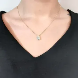 COLAR QUADRADINHO CRISTAL COM PONTO DE ZIRCONIA