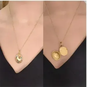 COLAR RELICARIO COM PEDRAS COLORIDAS