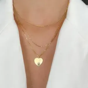 COLAR TRIPLO COM CORAÇÃO