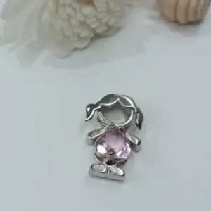 PINGENTE MENINA COM PEDRA CRISTAL ROSA G