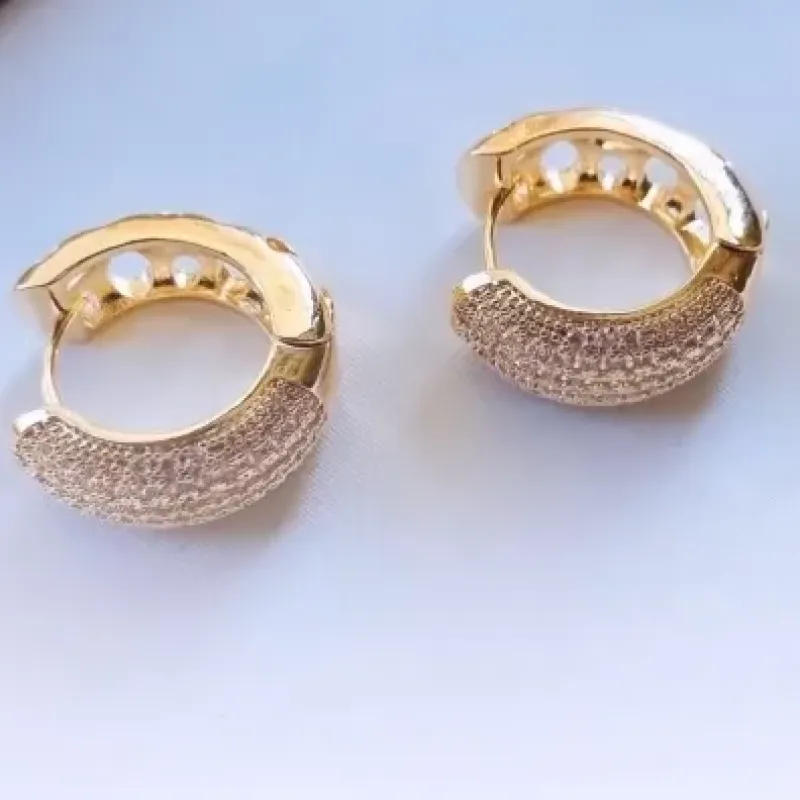 ARGOLA ARTICULADA GORDINHA CRAVEJADA