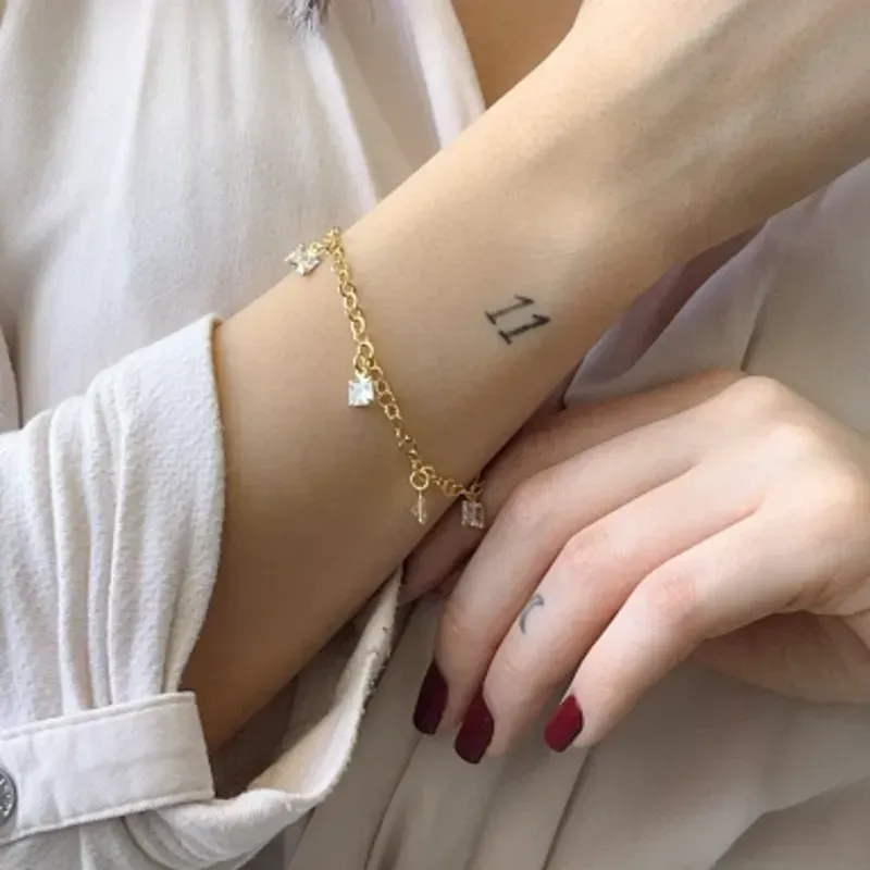 PULSEIRA ELO PORTUGUES COM QUADRADINHO EM ZIRCONIA