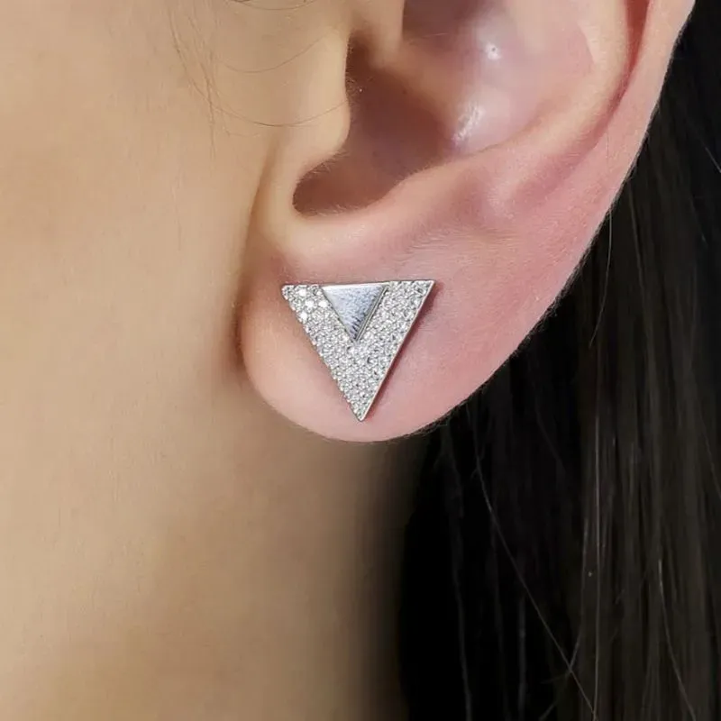 BRINCO TRIANGULO CRAVEJADO
