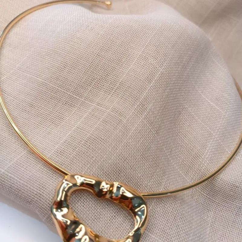 CHOCKER ARO COM PINGENTE ORGANICO