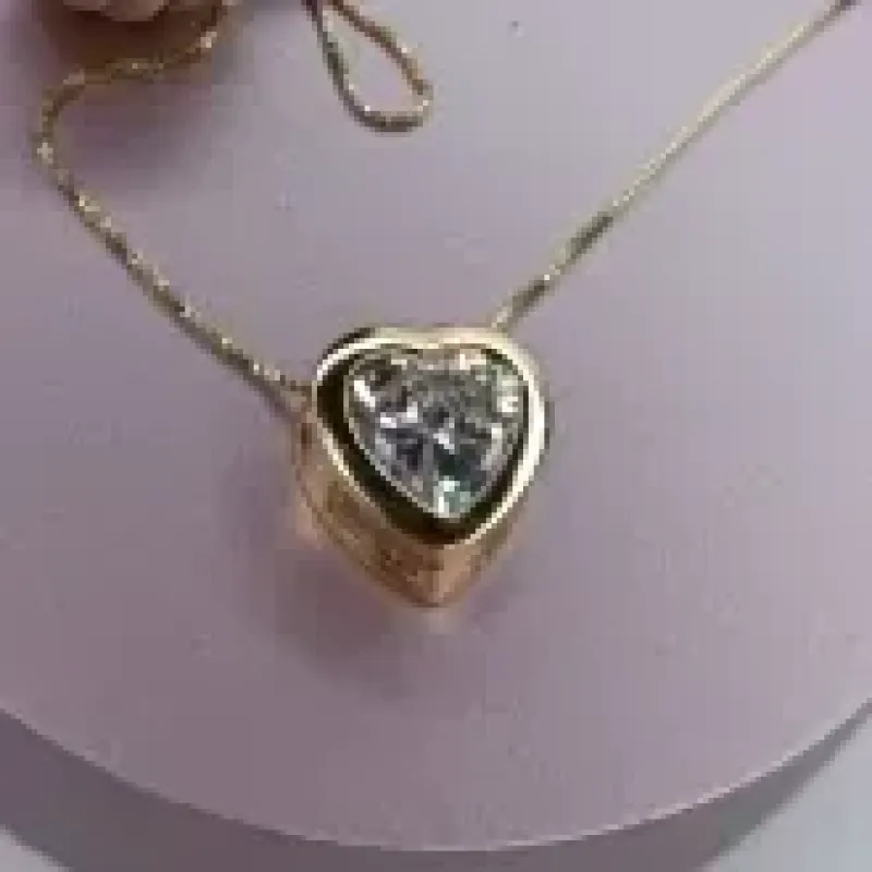 COLAR DE CORAÇÃO DE PEDRA CRISTAL GRANDE