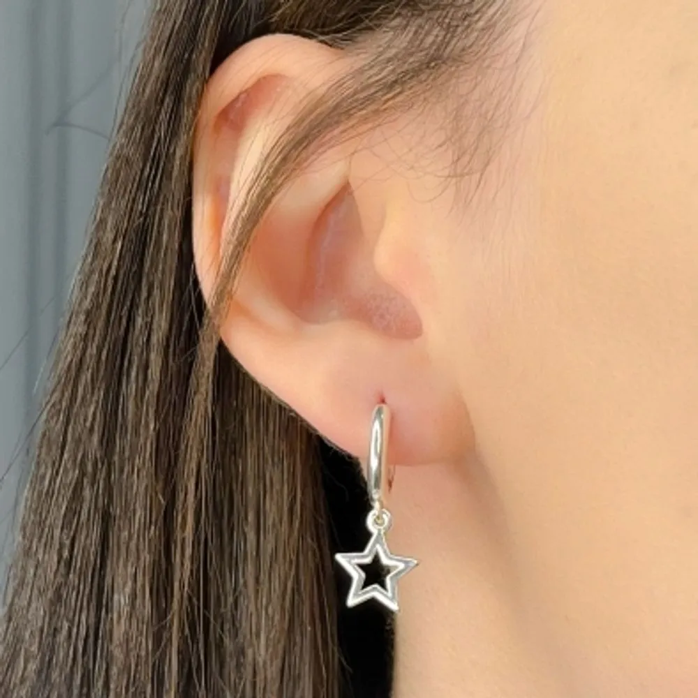ARGOLA COM ESTRELA VAZADO