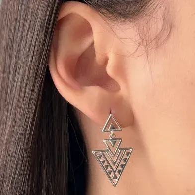 BRINCO TRIANGULO MENOR PEND PRATA