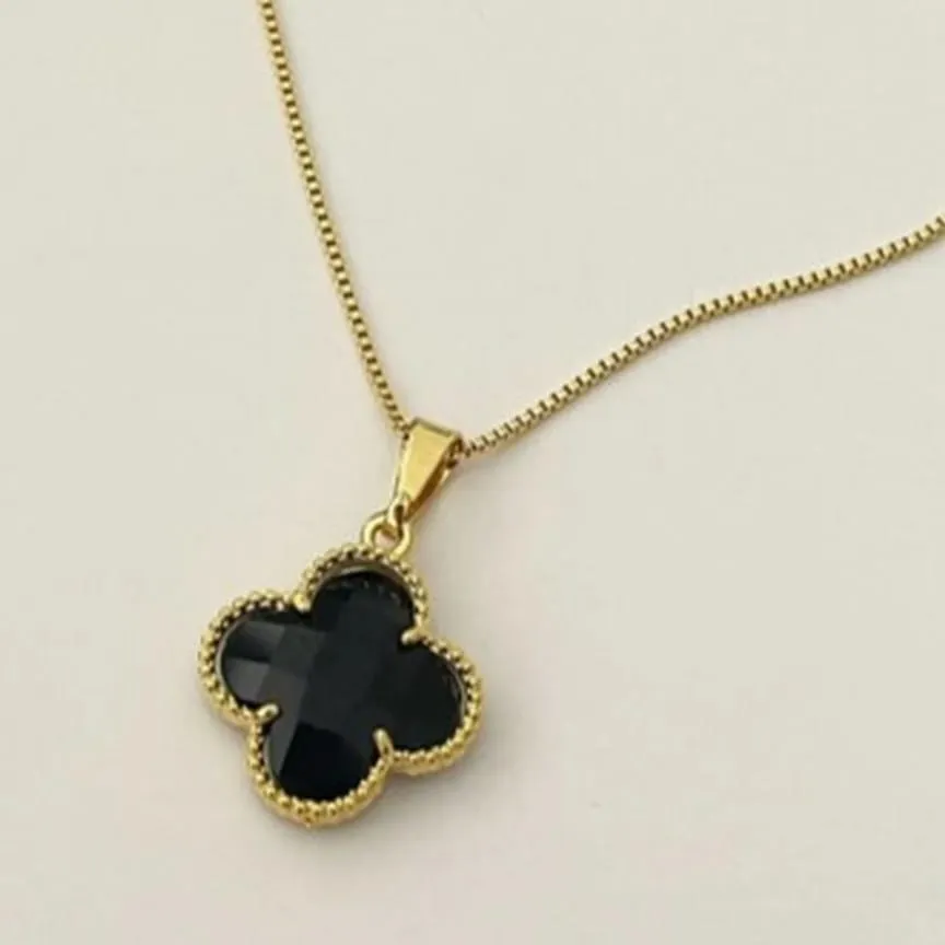 COLAR COM 1 TREVO PRETO