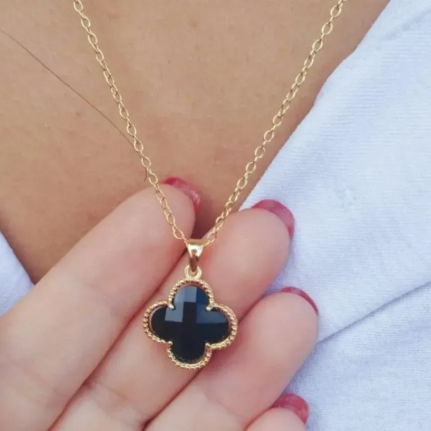 COLAR COM 1 TREVO PRETO