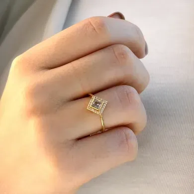 ANEL CHUVERINHO TRIANGULO COM ZIRCONIA