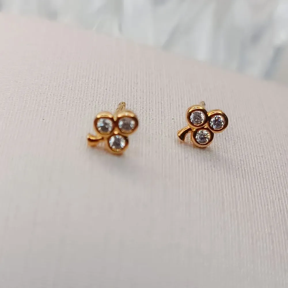 BRINCO UVA CRAVEJADO TARRACHA BABY