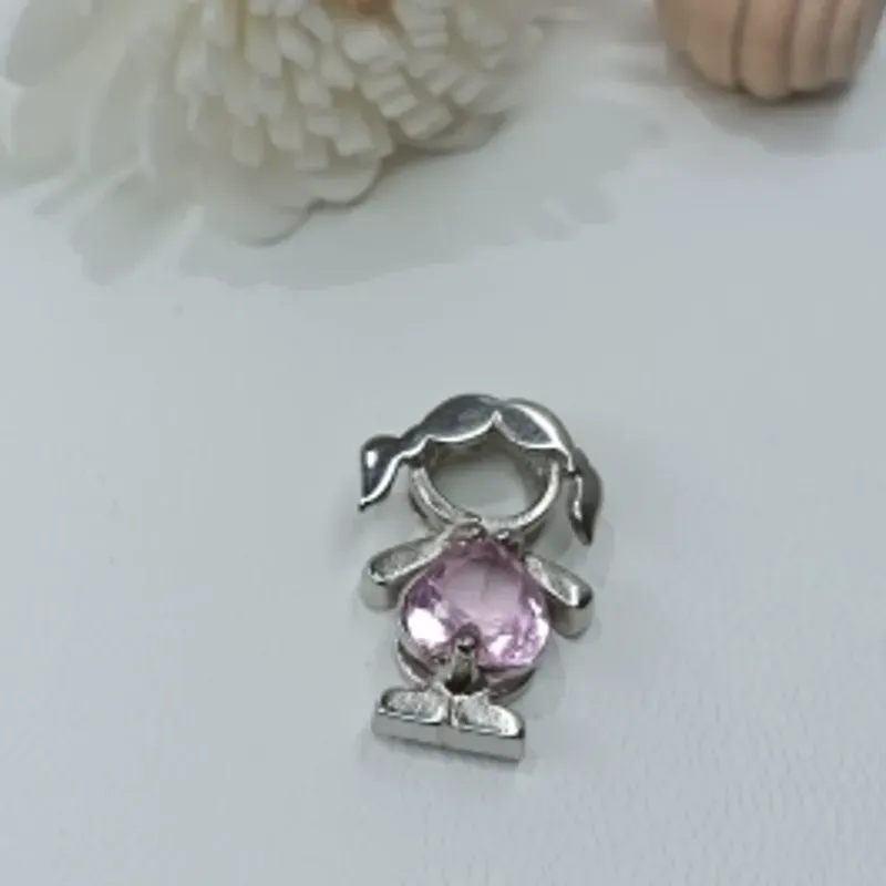 PINGENTE MENINA COM PEDRA CRISTAL ROSA G